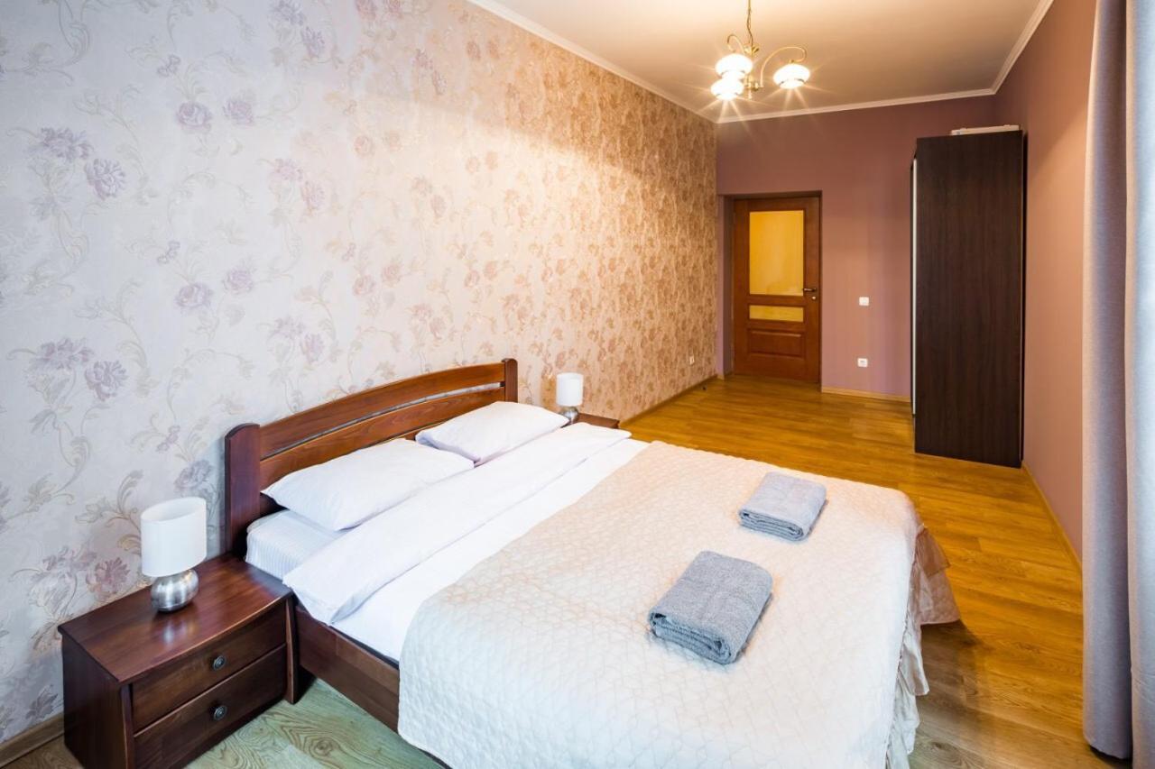 Romari Лесі Українки Apartment Lviv Bagian luar foto