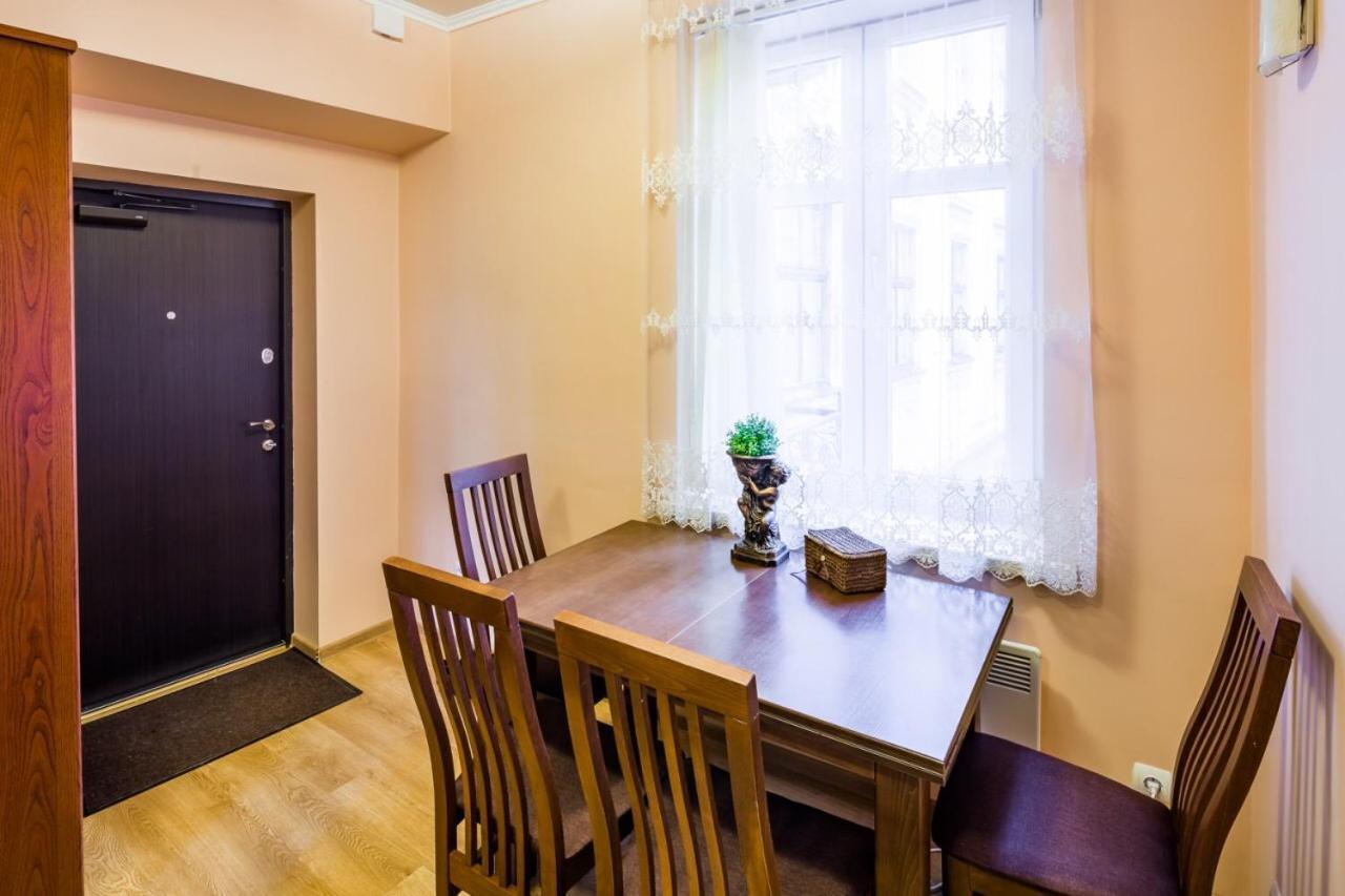 Romari Лесі Українки Apartment Lviv Bagian luar foto