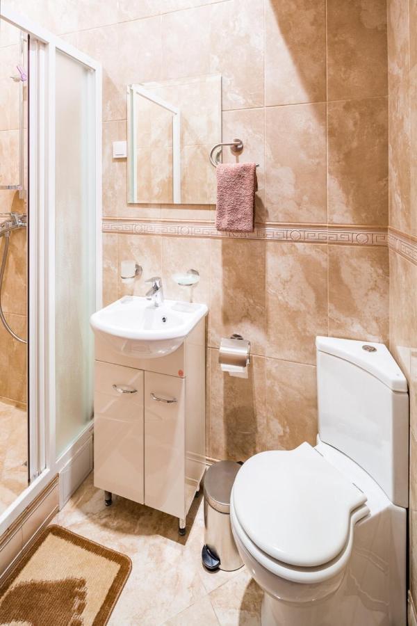 Romari Лесі Українки Apartment Lviv Bagian luar foto
