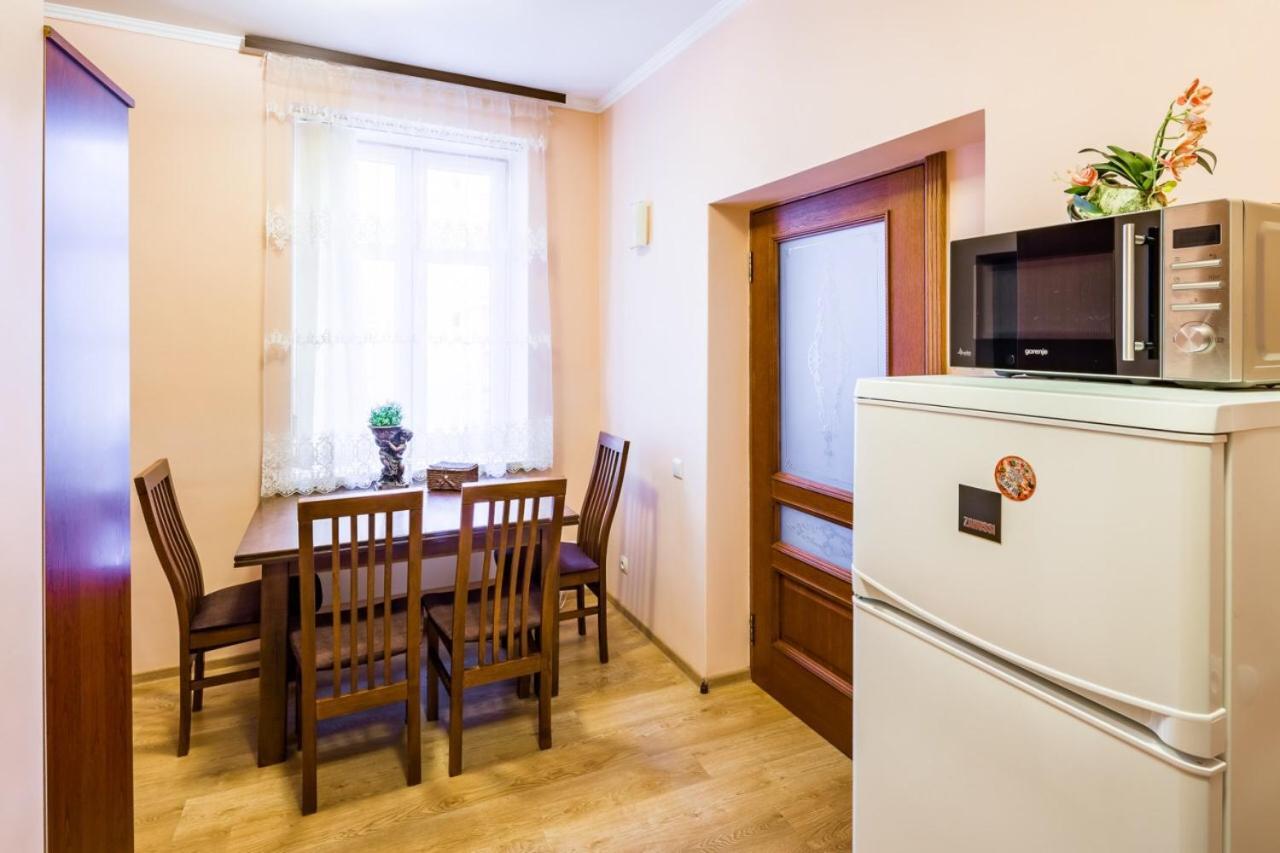 Romari Лесі Українки Apartment Lviv Bagian luar foto