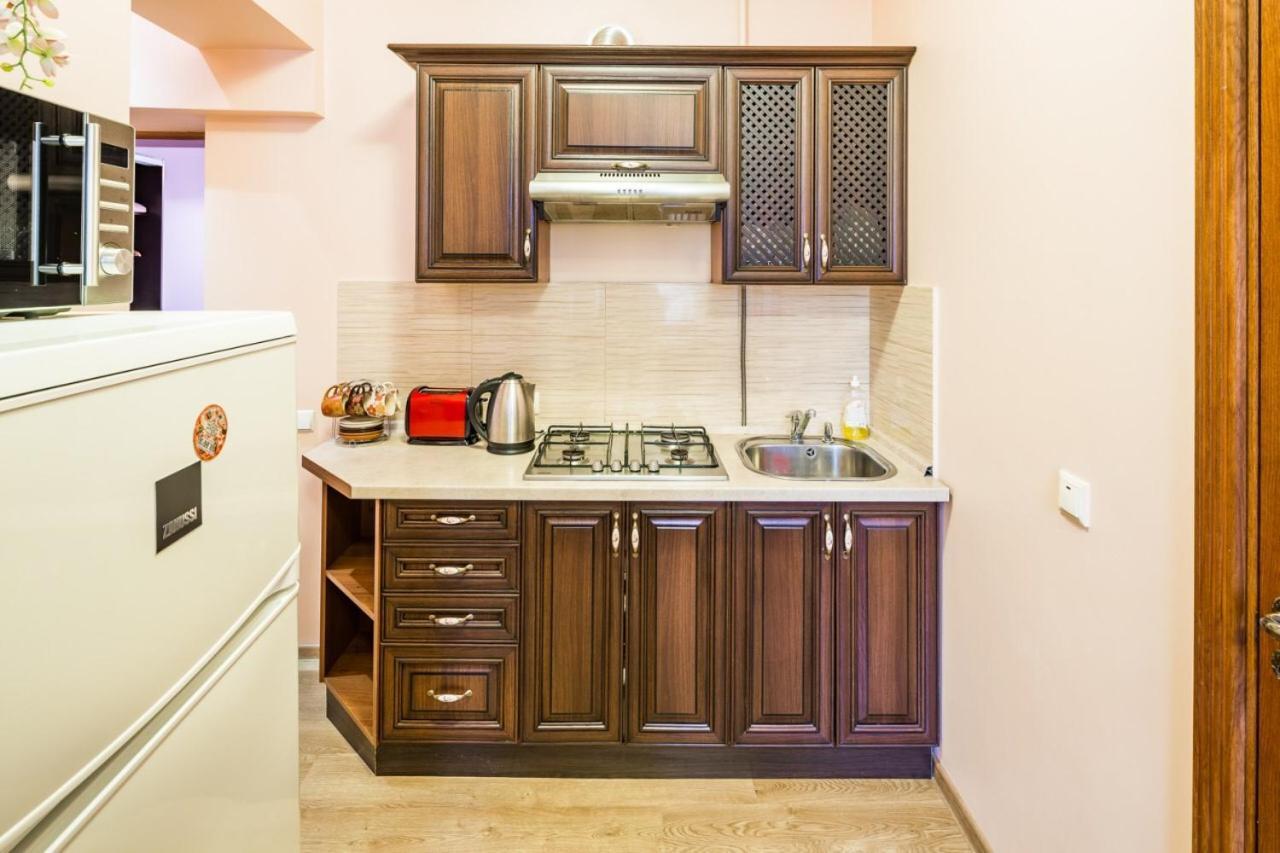 Romari Лесі Українки Apartment Lviv Bagian luar foto