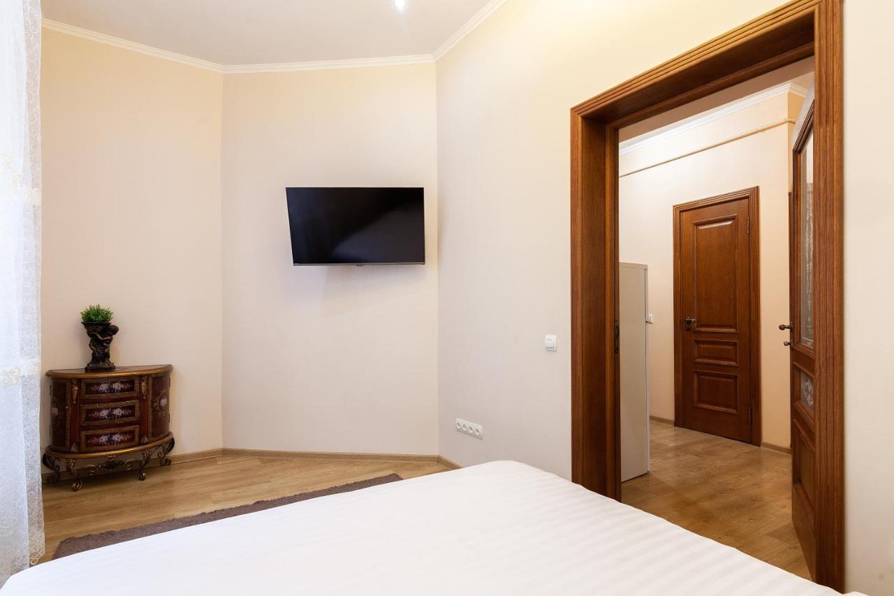 Romari Лесі Українки Apartment Lviv Bagian luar foto
