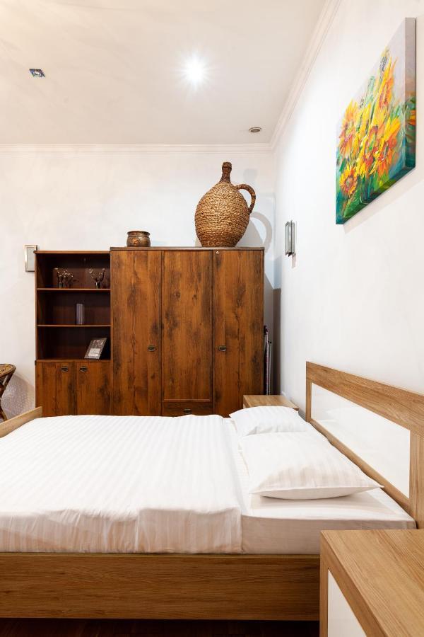 Romari Лесі Українки Apartment Lviv Bagian luar foto
