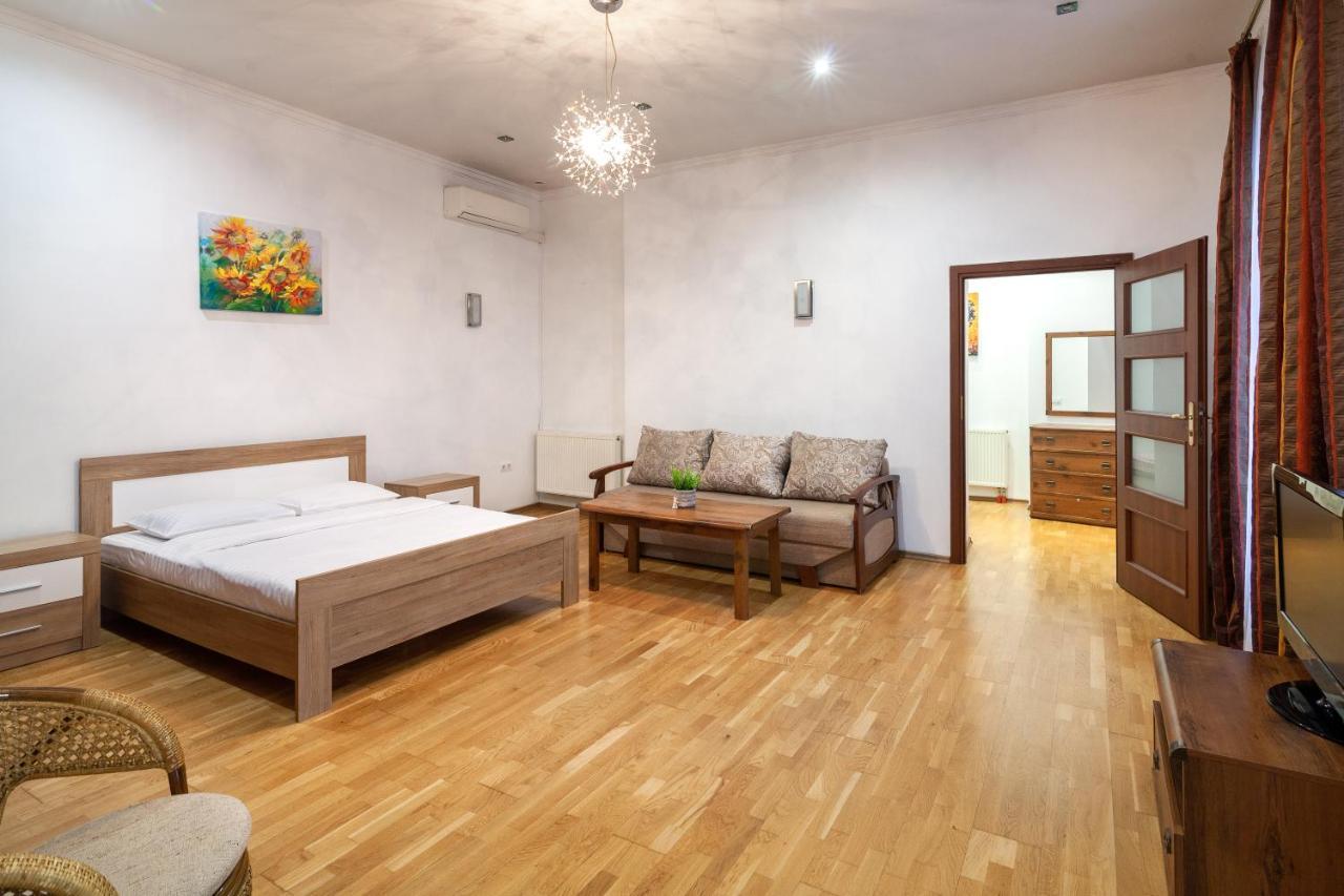 Romari Лесі Українки Apartment Lviv Bagian luar foto