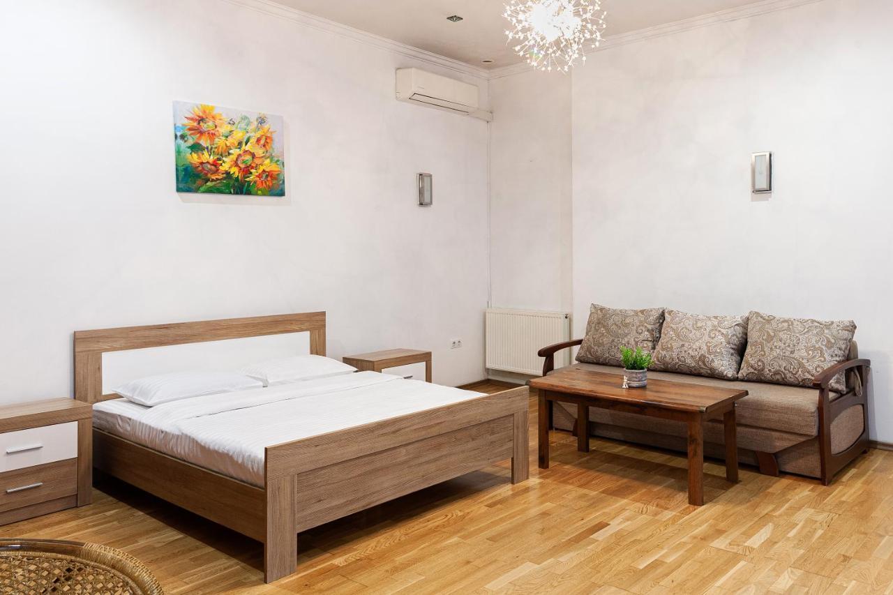 Romari Лесі Українки Apartment Lviv Bagian luar foto