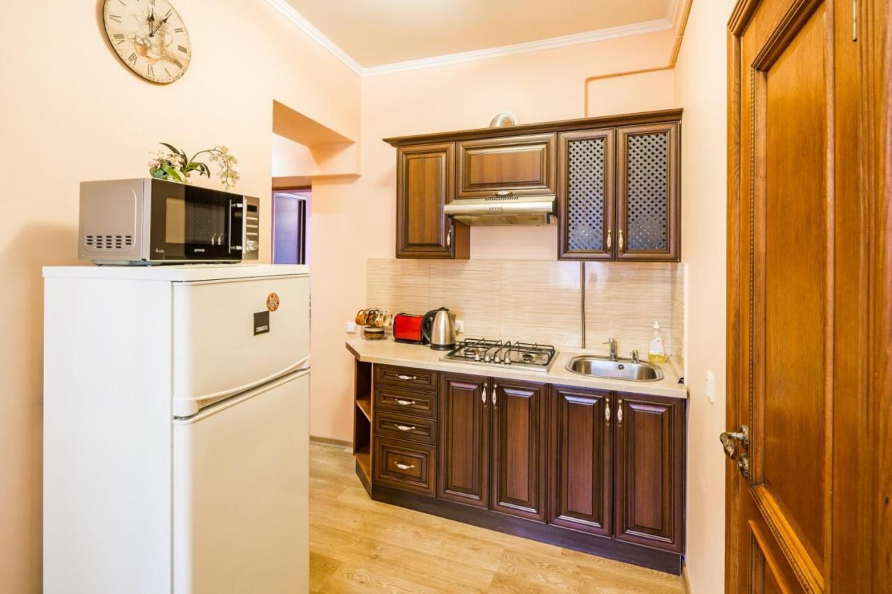 Romari Лесі Українки Apartment Lviv Bagian luar foto