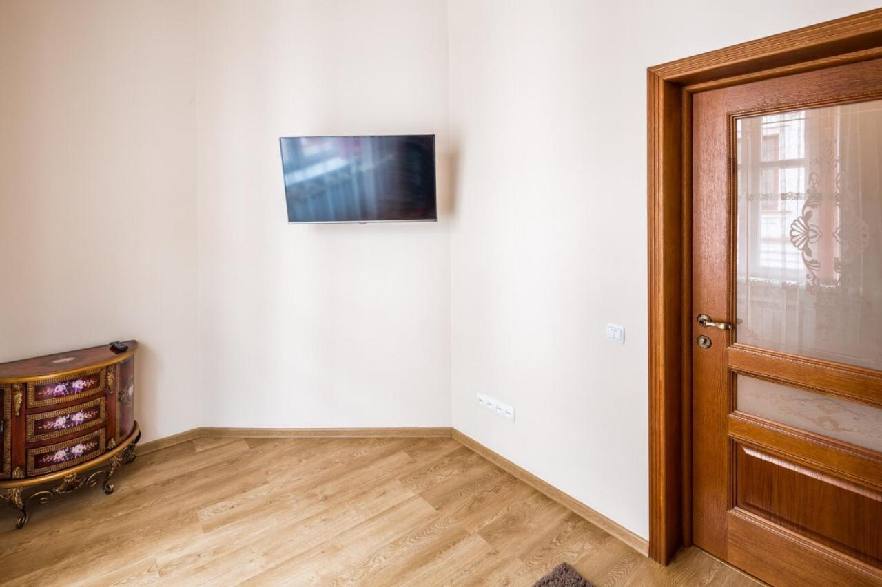Romari Лесі Українки Apartment Lviv Bagian luar foto